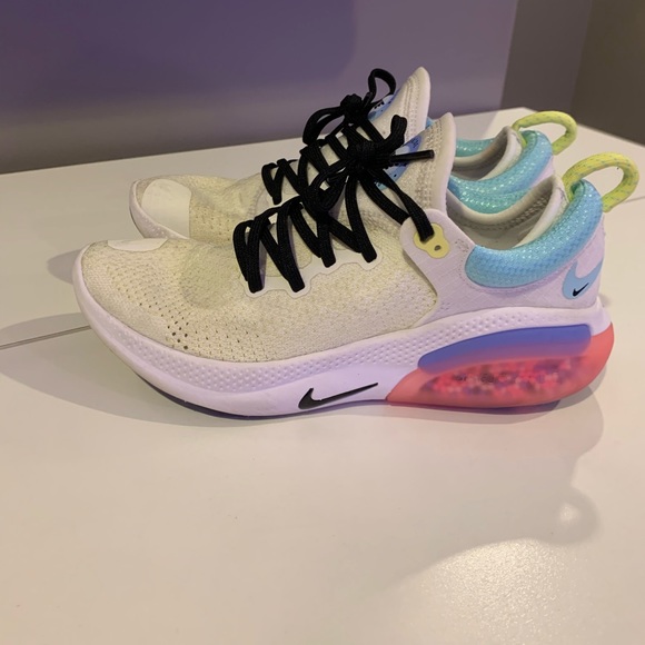 Women’s NIKE JOYRIDE RUN FK - Picture 1 of 5